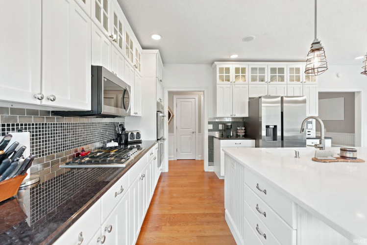 Listing Image 14