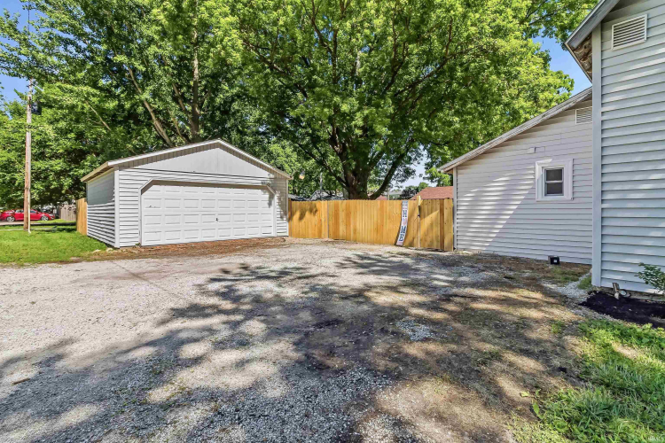Listing Image 28