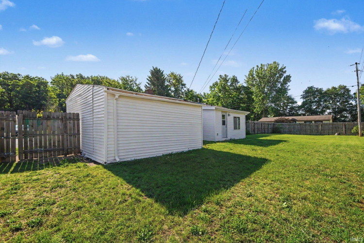 Listing Image 5