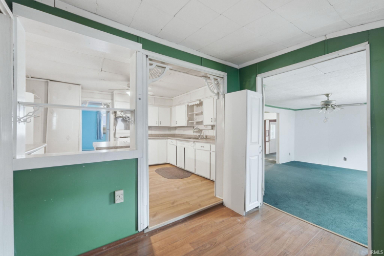 Listing Image 14