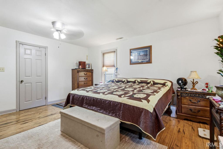 Listing Image 17
