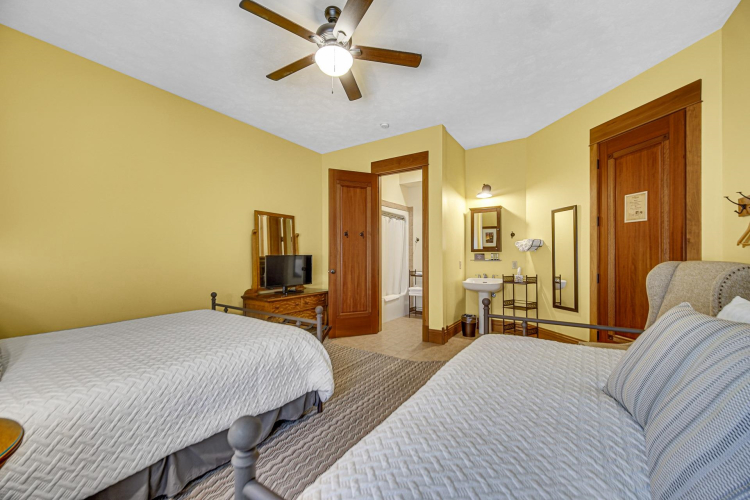 Listing Image 22