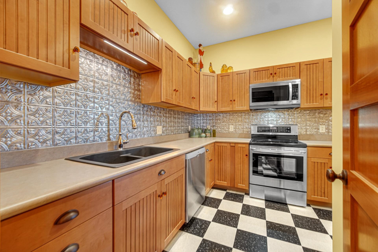Listing Image 9