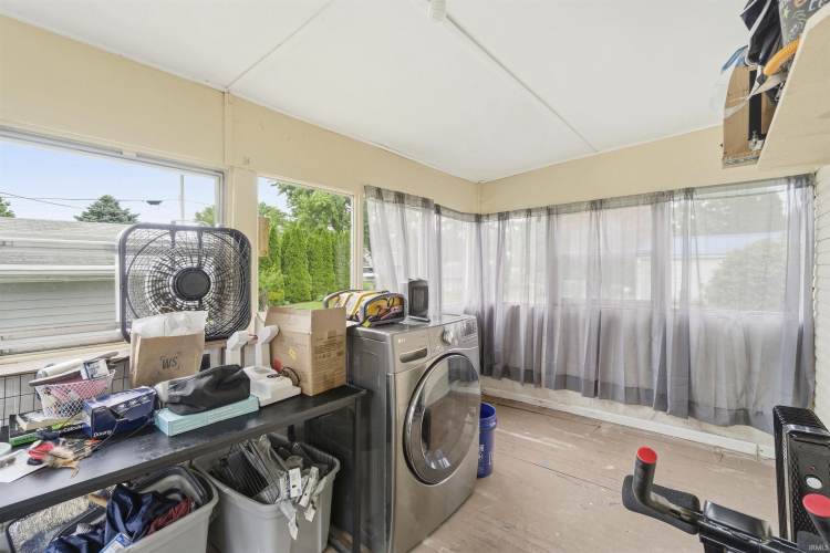 Listing Image 7