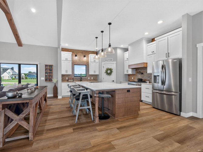 Listing Image 9