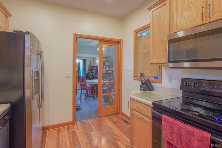Listing Image 8
