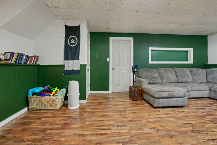 Listing Image 18
