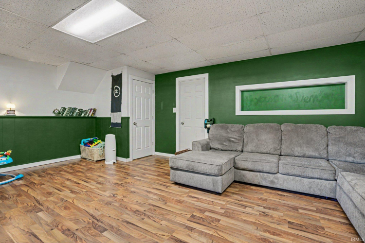 Listing Image 19