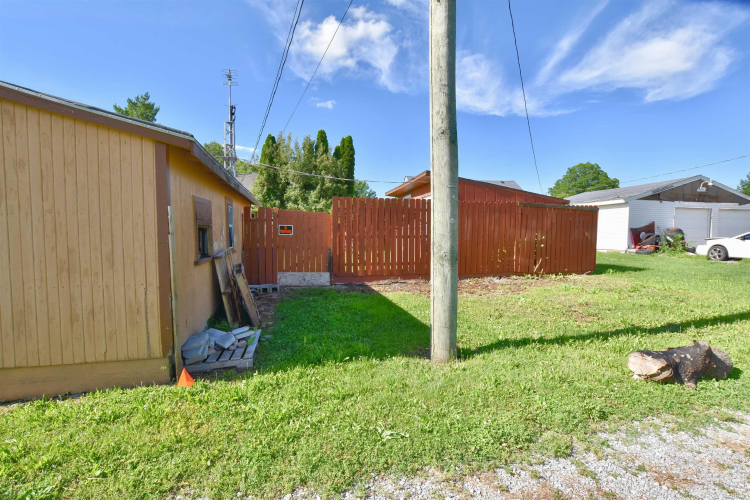 Listing Image 3