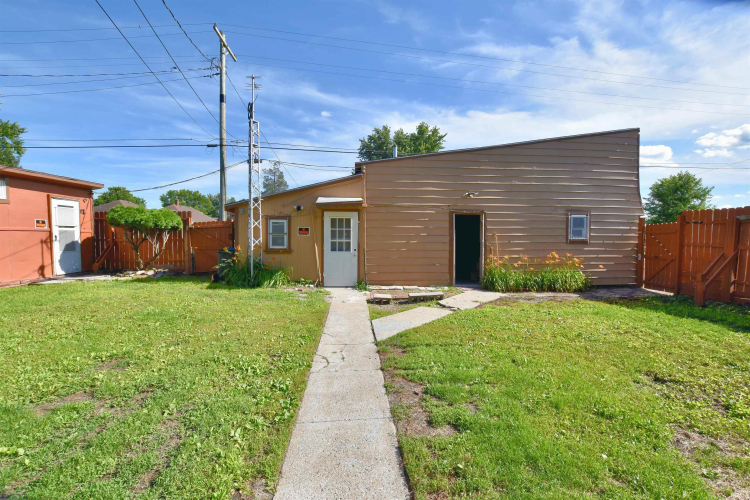 Listing Image 7