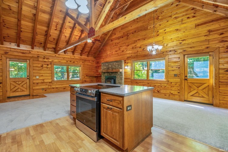 Listing Image 13