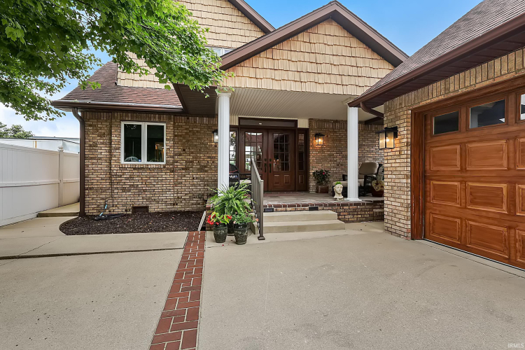 Listing Image 44