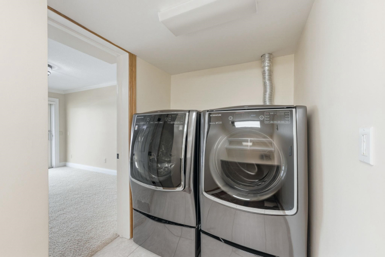 Listing Image 28