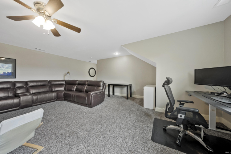 Listing Image 44