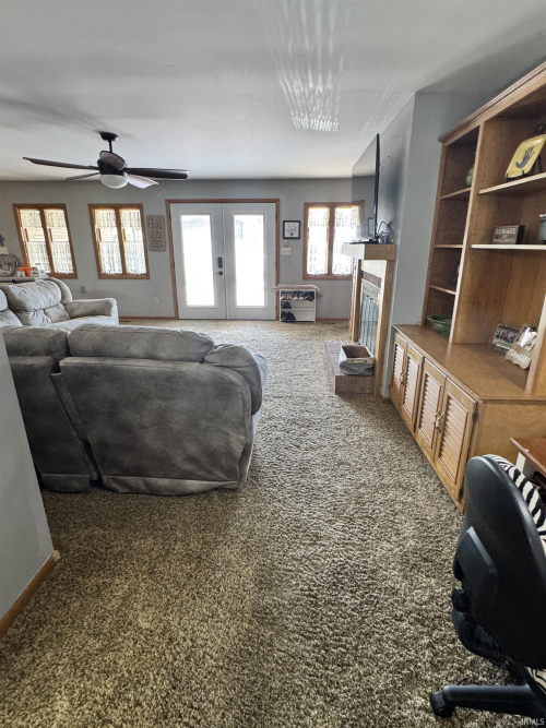 Listing Image 9