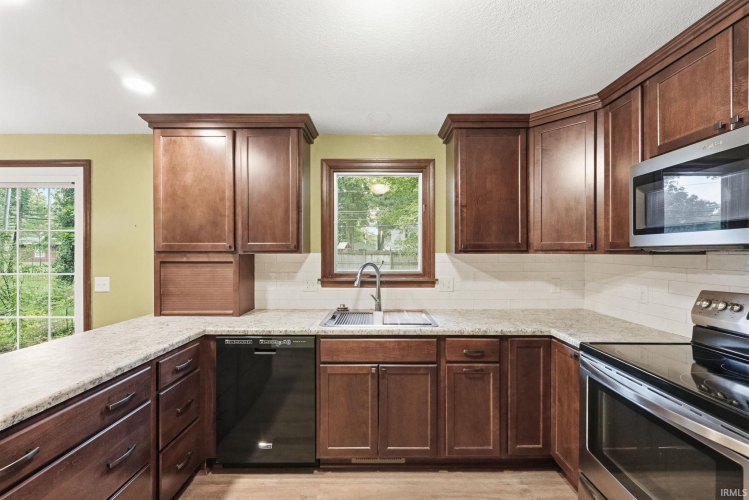 Listing Image 17