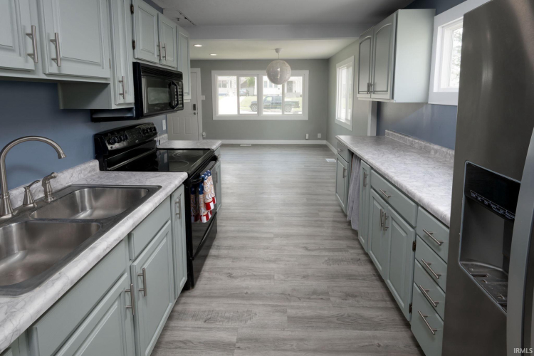 Listing Image 14