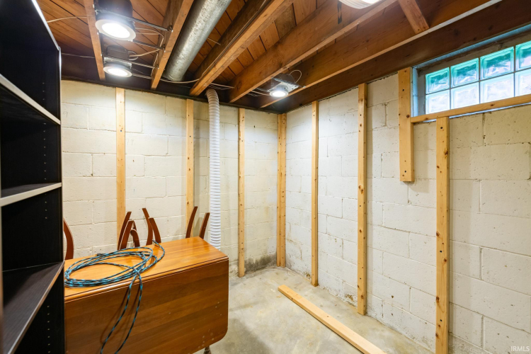 Listing Image 17