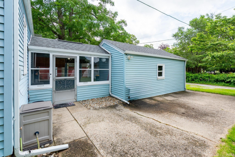 Listing Image 20