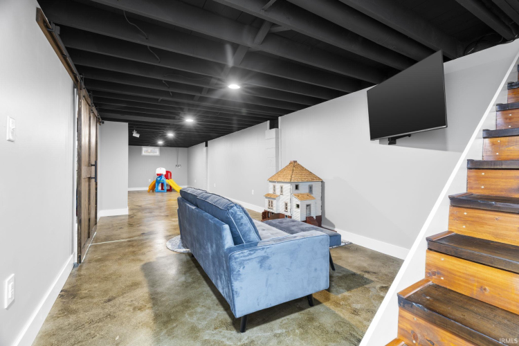 Listing Image 24