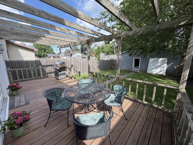 Listing Image 4