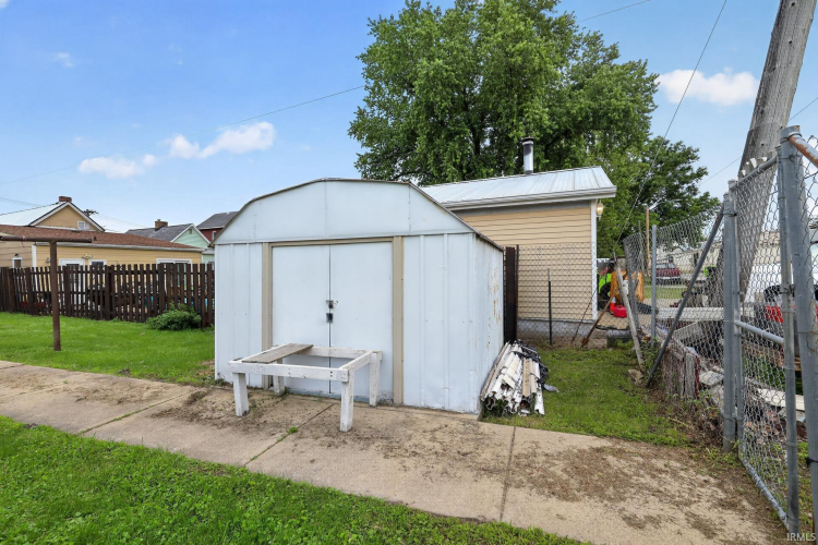Listing Image 12