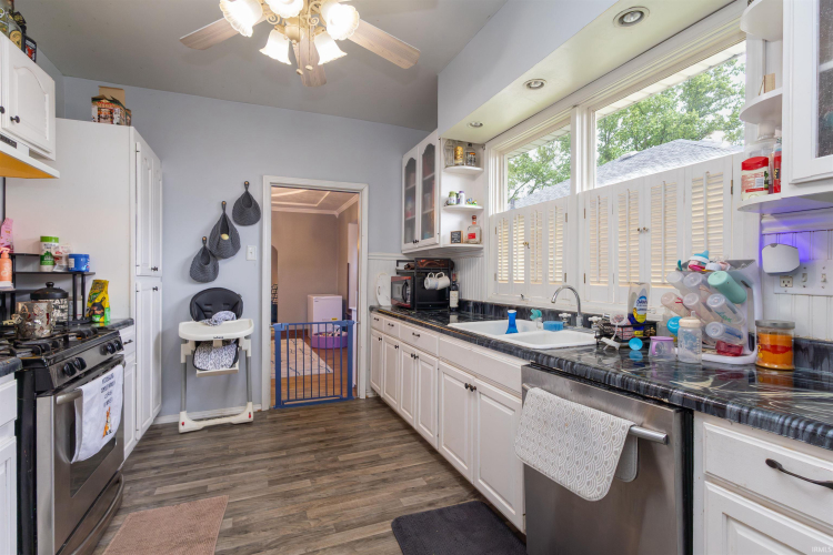 Listing Image 14