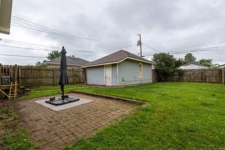 Listing Image 4