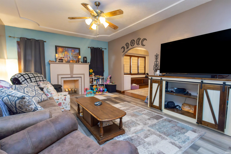 Listing Image 10
