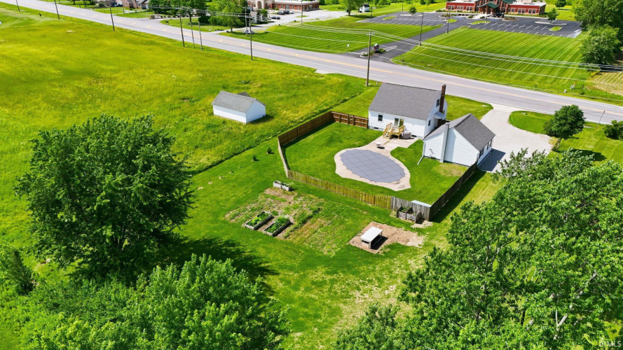 Listing Image 4