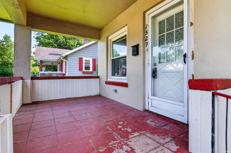 Listing Image 5