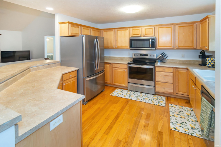 Listing Image 7