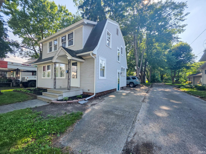 Listing Image 3