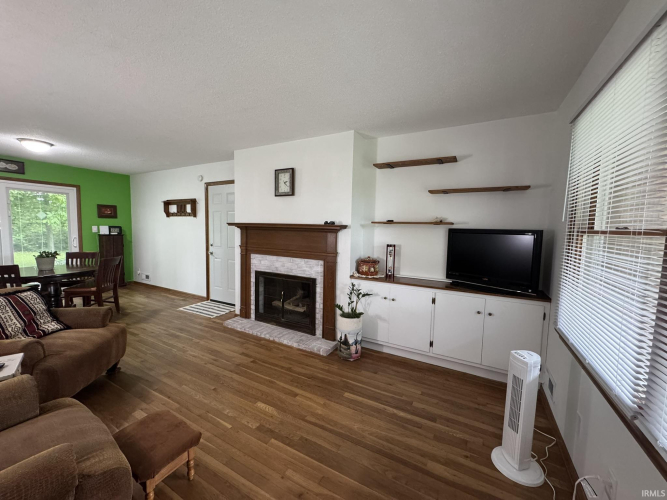 Listing Image 16