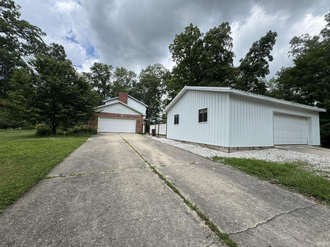 Listing Image 4