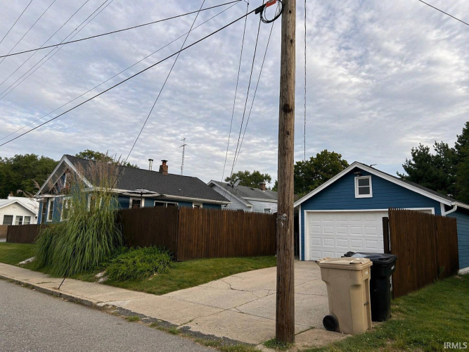 Listing Image 10