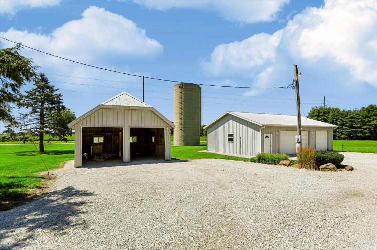 Listing Image 32