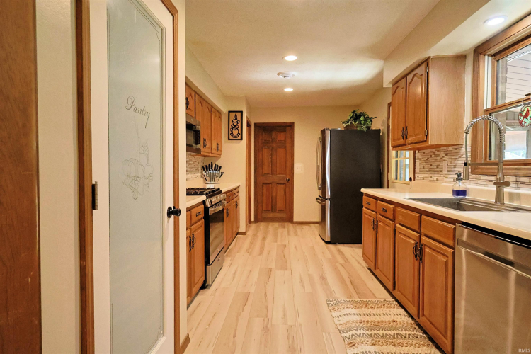 Listing Image 16