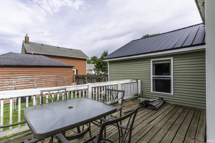Listing Image 5