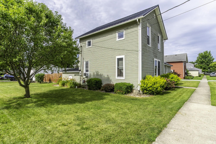 Listing Image 8
