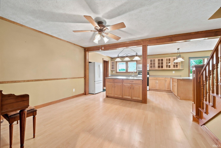 Listing Image 16