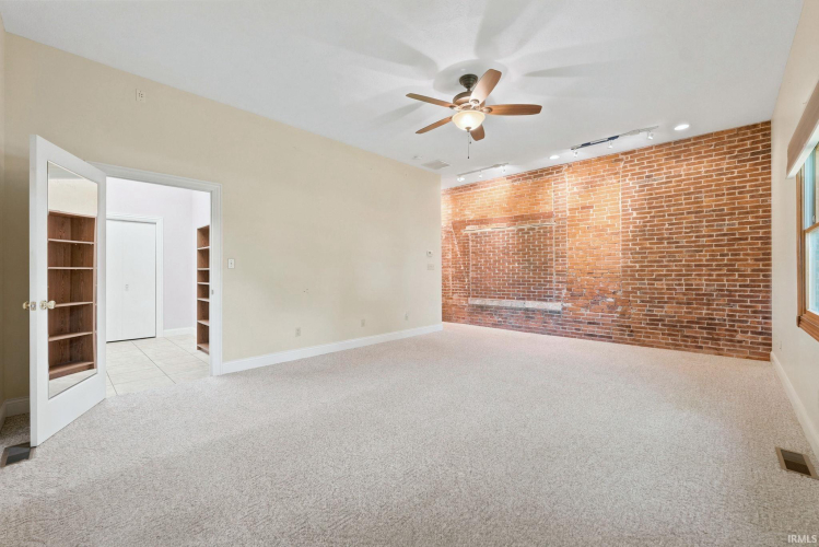 Listing Image 24
