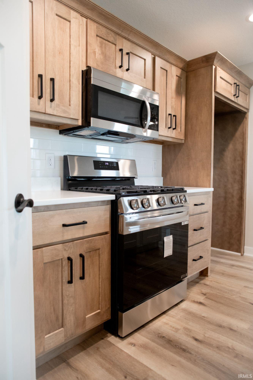 Listing Image 19