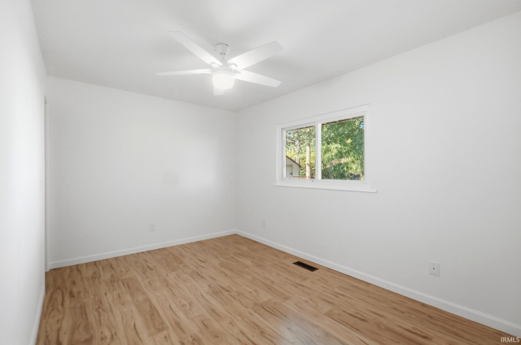 Listing Image 26