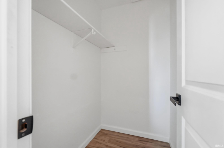 Listing Image 30