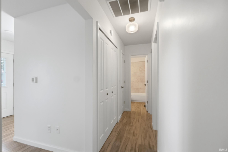 Listing Image 41