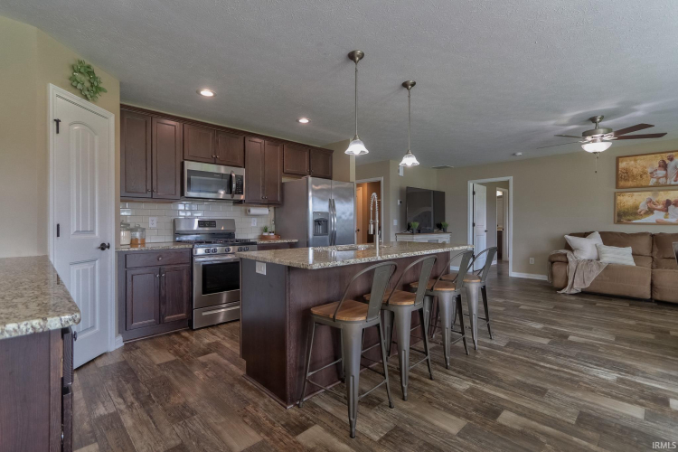 Listing Image 15