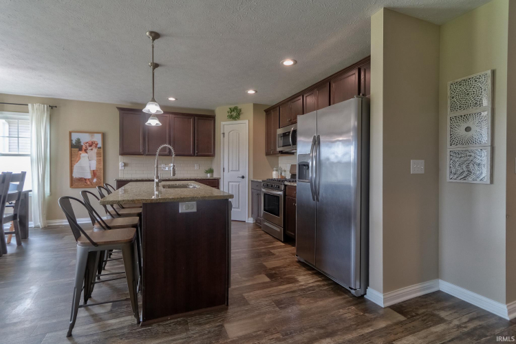 Listing Image 9