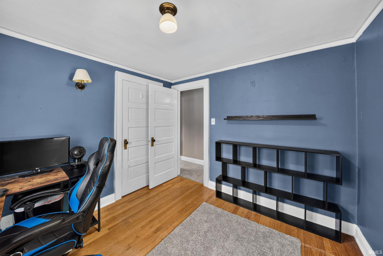 Listing Image 17