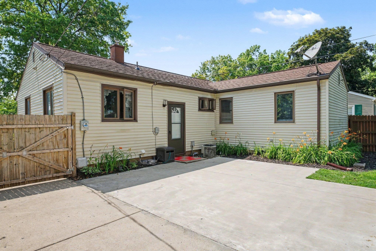 Listing Image 25